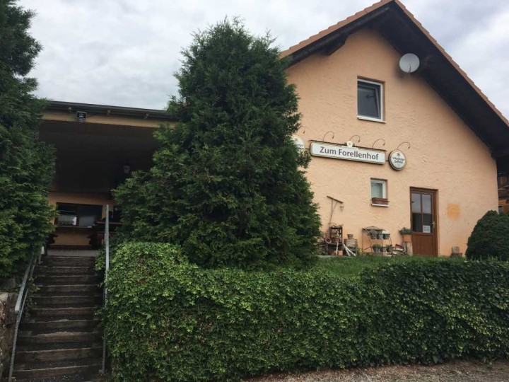 AUSFLUGSGASTSTÄTTE AUSBLICK am Forellenhof mit Wohnmobilstellplatz