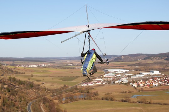  Paraglider im Saalestück 