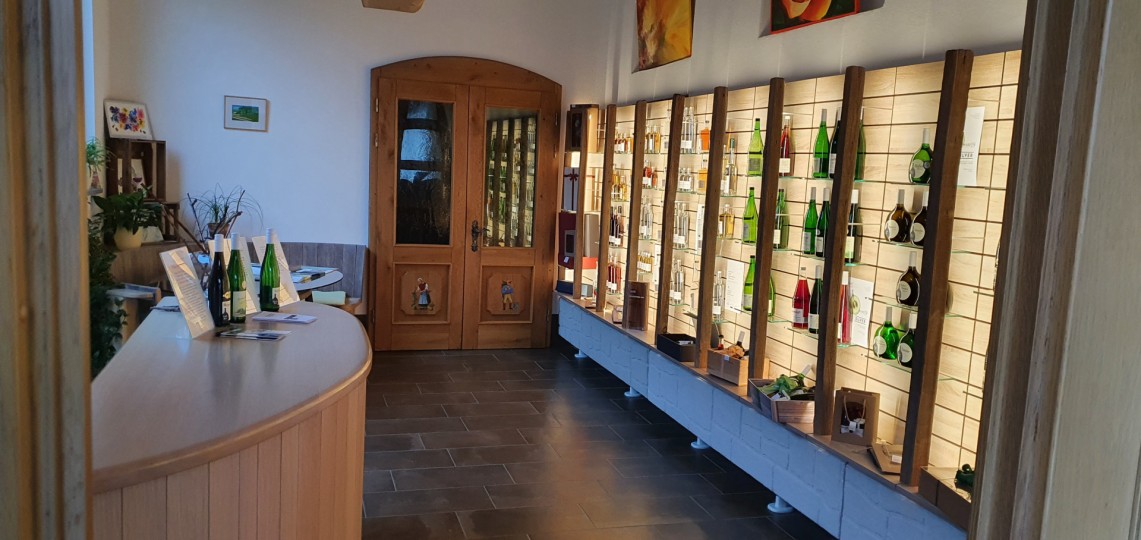 Weinbau und Brennerei Keller