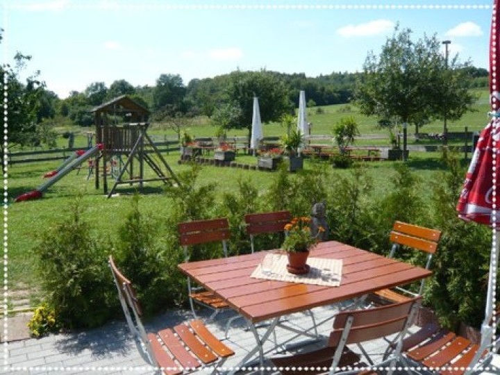 AUSFLUGSGASTSTÄTTE AUSBLICK am Forellenhof mit Wohnmobilstellplatz